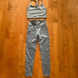 Abercrombie & Fitch Sheen workout set